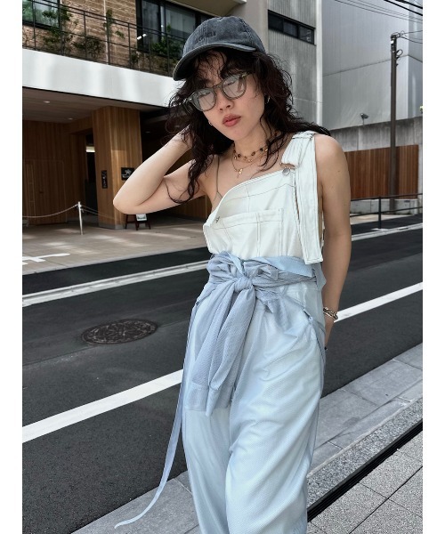 ELCHELE（エルチェレ）の「COMFY FILMY JUMPSUIT（つなぎ/オールインワン・レディース・ライトブルー/ベージュ・36/38）」の8枚目の写真