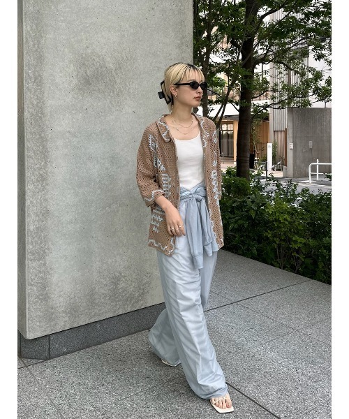 ELCHELE（エルチェレ）の「COMFY FILMY JUMPSUIT（つなぎ/オールインワン・レディース・ライトブルー/ベージュ・36/38）」の5枚目の写真