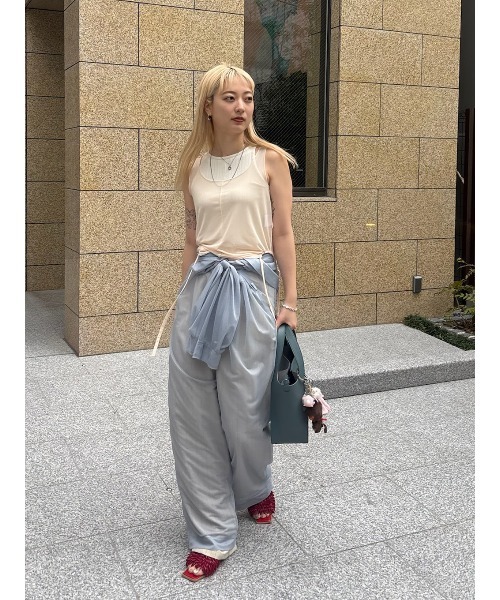 ELCHELE（エルチェレ）の「COMFY FILMY JUMPSUIT（つなぎ/オールインワン・レディース・ライトブルー/ベージュ・36/38）」の4枚目の写真