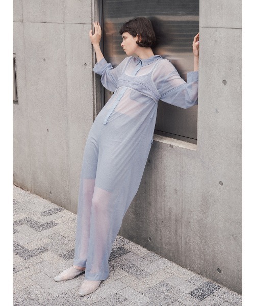 ELCHELE（エルチェレ）の「COMFY FILMY JUMPSUIT（つなぎ/オールインワン・レディース・ライトブルー/ベージュ・36/38）」の19枚目の写真