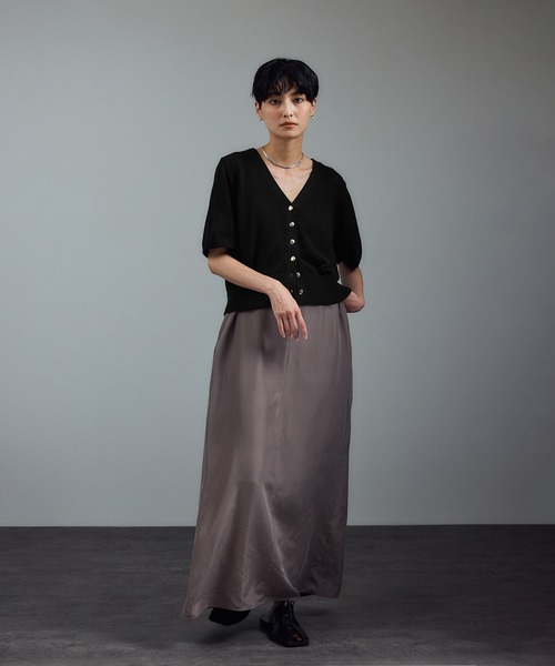 SALON adam et rope'（サロン アダム エ ロペ）の「ドライコットンハーフスリーブメタルボタンカーディガン（カーディガン/ボレロ・レディース・ブラック/オフホワイト/キャメル・FREE）」の4枚目の写真