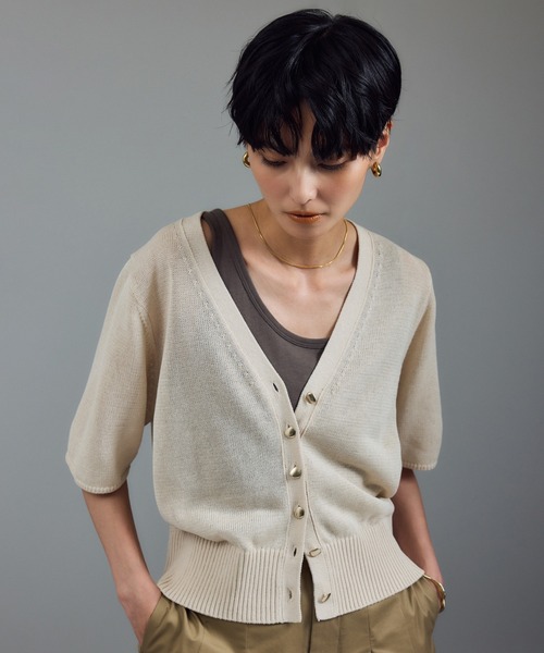 SALON adam et rope'（サロン アダム エ ロペ）の「ドライコットンハーフスリーブメタルボタンカーディガン（カーディガン/ボレロ・レディース・ブラック/オフホワイト/キャメル・FREE）」の10枚目の写真