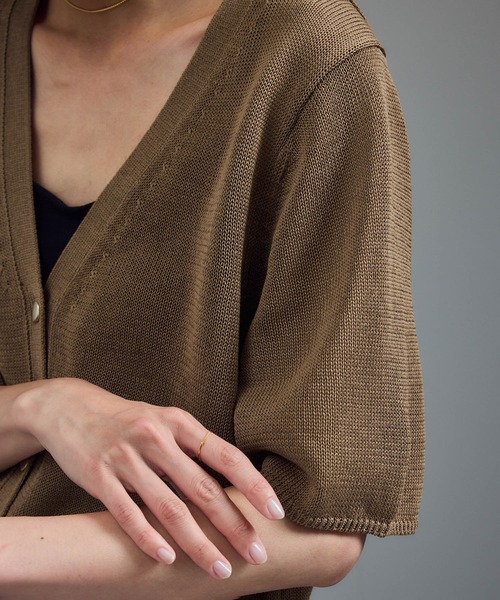 SALON adam et rope'（サロン アダム エ ロペ）の「ドライコットンハーフスリーブメタルボタンカーディガン（カーディガン/ボレロ・レディース・ブラック/オフホワイト/キャメル・FREE）」の15枚目の写真