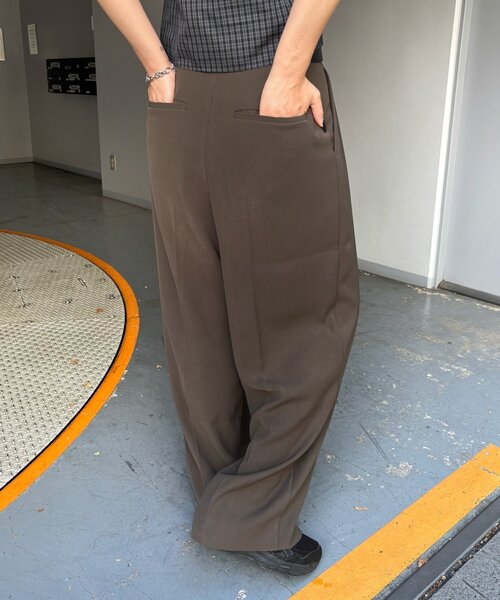 WHO'S WHO gallery(フーズフーギャラリー)の「2タックフォールスラックス(スラックス・レディース・グレー/ブラック/ブラウン・SMALL/MEDIUM)」の9枚目の写真