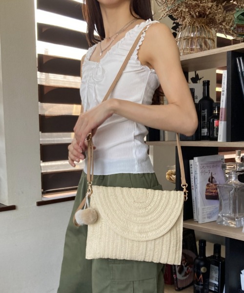 tolene(トレネ)の「ペーパー素材メッシュ編みストローフラップ2way クラッチバッグ ショルダーバッグ(ショルダーバッグ・レディース・オフホワイト/ベージュ・FREE)」の2枚目の写真