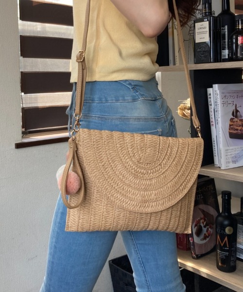 tolene(トレネ)の「ペーパー素材メッシュ編みストローフラップ2way クラッチバッグ ショルダーバッグ(ショルダーバッグ・レディース・オフホワイト/ベージュ・FREE)」の20枚目の写真