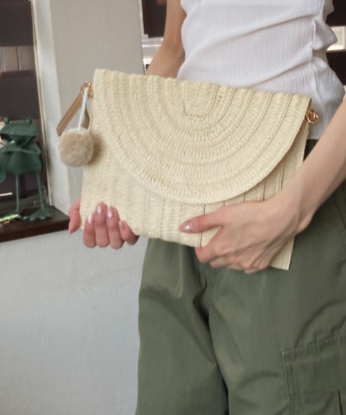 tolene(トレネ)の「ペーパー素材メッシュ編みストローフラップ2way クラッチバッグ ショルダーバッグ(ショルダーバッグ・レディース・オフホワイト/ベージュ・FREE)」の5枚目の写真