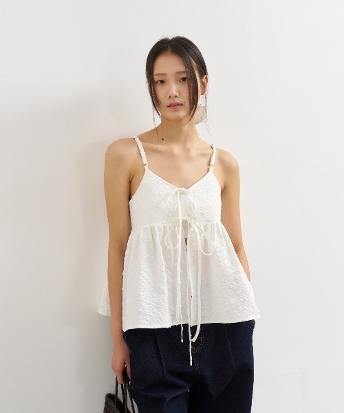 GENERAL IDEA(ジェネラルアイデア)の「GENERAL IDEA/ジェネラルアイディア textured bubble sleeveless blouse キャミソールビスチェ(キャミソール・レディース・ブルー/ホワイト・L/M)」の7枚目の写真