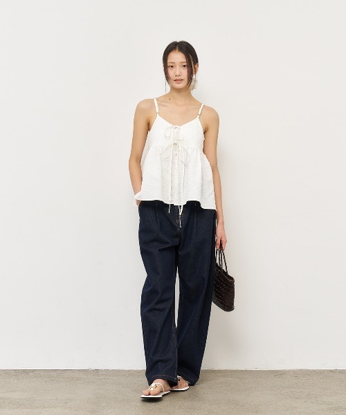 GENERAL IDEA(ジェネラルアイデア)の「GENERAL IDEA/ジェネラルアイディア textured bubble sleeveless blouse キャミソールビスチェ(キャミソール・レディース・ブルー/ホワイト・L/M)」の11枚目の写真