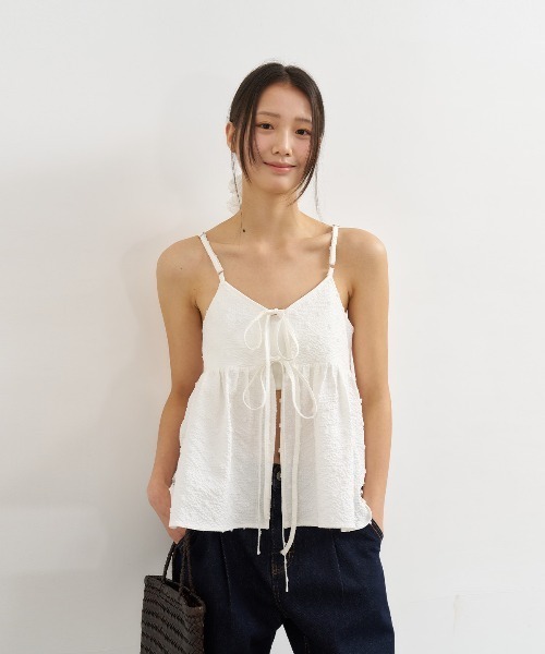 GENERAL IDEA(ジェネラルアイデア)の「GENERAL IDEA/ジェネラルアイディア textured bubble sleeveless blouse キャミソールビスチェ(キャミソール・レディース・ブルー/ホワイト・L/M)」の8枚目の写真