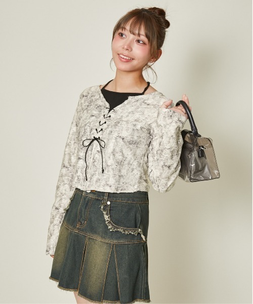 GORGE(ゴージ)の「《レースアップ×ペイント柄》レディース クロップドトップス 編み上げデザイン 春秋(Tシャツ/カットソー・レディース・ブラック/ブルー・F)」の2枚目の写真