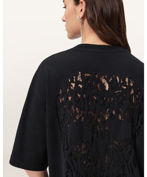 ALLSAINTS(オールセインツ)の「AMELIE PEARL OVERSIZED T-SHIRT | AMELIE パール オーバーサイズ Tシャツ(Tシャツ/カットソー・レディース・ブラック・XS/S/M/L)」の5枚目の写真