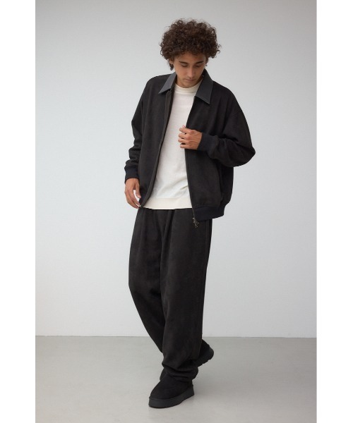 AZUL by moussy(アズールバイマウジー)の「フェイクスエードタックパンツ(スラックス・メンズ・グレー/ブラウン/ブラック・MEDIUM/LARGE)」の5枚目の写真
