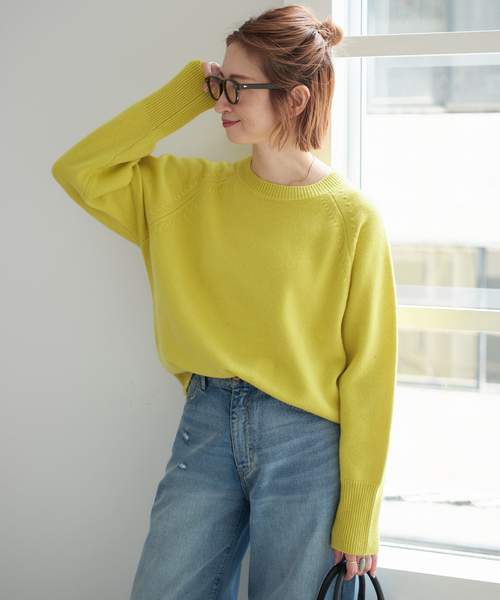 Spick & Span（スピックアンドスパン）の「《WEB限定カラー有り》ウールカシミヤ ラグランクルーネックニット（ニット/セーター・レディース・ブラック/グレー/ネイビー/ベージュ/オレンジ/イエロー・FREE）」の5枚目の写真