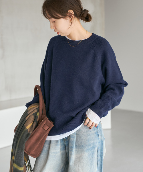 Spick & Span（スピックアンドスパン）の「《WEB限定カラー有り》ウールカシミヤ ラグランクルーネックニット（ニット/セーター・レディース・ブラック/グレー/ネイビー/ベージュ/オレンジ/イエロー・FREE）」の11枚目の写真