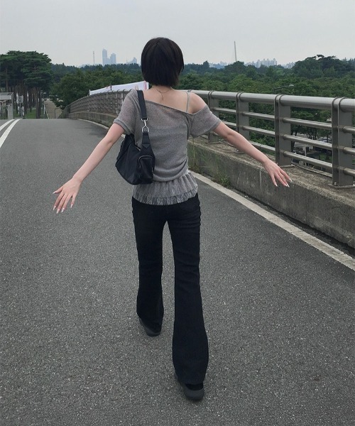 anyonemore(エニワンモア)の「テープヤーン半袖Tシャツ+裾レースフリルキャミソールセット(Tシャツ/カットソー・レディース・ライトベージュ/グレー・FREE)」の18枚目の写真