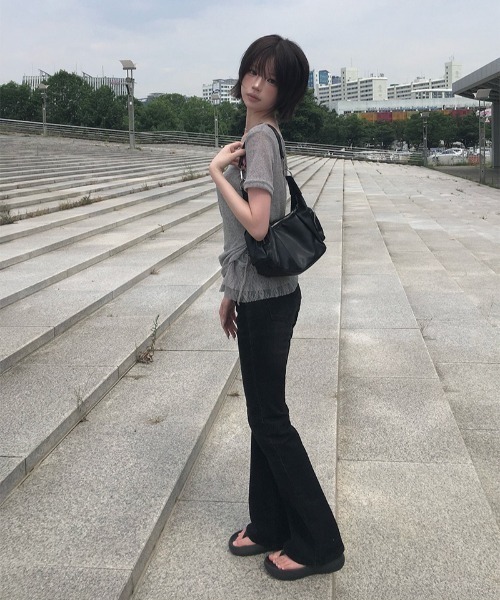 anyonemore(エニワンモア)の「テープヤーン半袖Tシャツ+裾レースフリルキャミソールセット(Tシャツ/カットソー・レディース・ライトベージュ/グレー・FREE)」の12枚目の写真