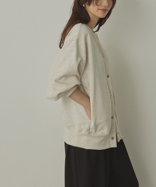 hunch(ハンチ)の「ラメステッチ クルーネックカーディガン(カーディガン/ボレロ・レディース・オートミール/チャコール/杢グレー・FREE)」の19枚目の写真