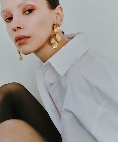 ETRE TOKYO（エトレトウキョウ）の「SANTEハイカウントセンタークリースシャツ（シャツ/ブラウス・レディース・ホワイト/グレー/ブルー・FREE）」の12枚目の写真