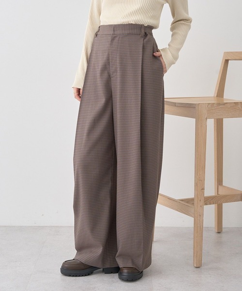 earth music&ecology（アースミュージックアンドエコロジー）の「ウエストタブタックパンツ（スラックス・レディース・ブラック/グレー/ブラウン系その他・S/M）」の14枚目の写真