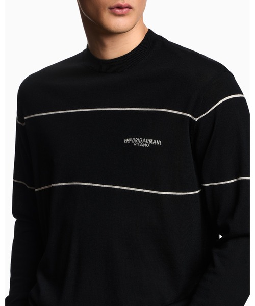 EMPORIO ARMANI（エンポリオアルマーニ）の「【エンポリオ アルマーニ】セーター バージンウール ジャカードロゴ（ニット/セーター・メンズ・シルバー×ブラック・LARGE/MEDIUM/SMALL/X-LARGE）」の4枚目の写真