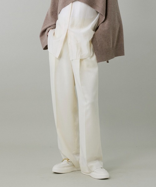 INED（イネド）の「ライトカルゼ ツータックワイドパンツ（その他パンツ・レディース・ベージュ/ブラック/ブラウン/オフホワイト・9号/11号/7号）」の3枚目の写真