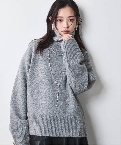 CHIC STYLE（シックスタイル）の「ハイネックニット＜大きいサイズ有＞シックスタイル（ニット/セーター・レディース・グレー/パープル・5L/4L/3L/LL/L/M）」の2枚目の写真