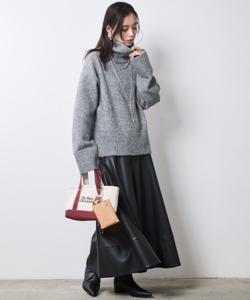 CHIC STYLE（シックスタイル）の「ハイネックニット＜大きいサイズ有＞シックスタイル（ニット/セーター・レディース・グレー/パープル・5L/4L/3L/LL/L/M）」の17枚目の写真