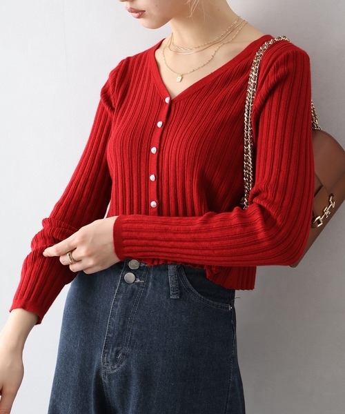 SpRay（スプレイ）の「パールボタンVネックカーディガン（カーディガン/ボレロ・レディース・オフホワイト/グレー/ブラック/レッド/ブラウン・FREE）」の5枚目の写真