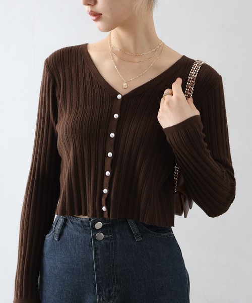 SpRay（スプレイ）の「パールボタンVネックカーディガン（カーディガン/ボレロ・レディース・オフホワイト/グレー/ブラック/レッド/ブラウン・FREE）」の14枚目の写真