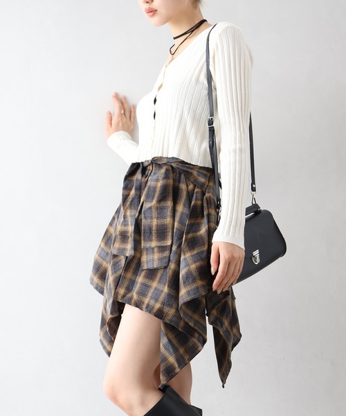 SpRay（スプレイ）の「パールボタンVネックカーディガン（カーディガン/ボレロ・レディース・オフホワイト/グレー/ブラック/レッド/ブラウン・FREE）」の16枚目の写真