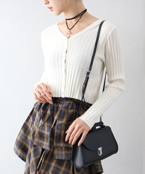 SpRay（スプレイ）の「パールボタンVネックカーディガン（カーディガン/ボレロ・レディース・オフホワイト/グレー/ブラック/レッド/ブラウン・FREE）」の12枚目の写真