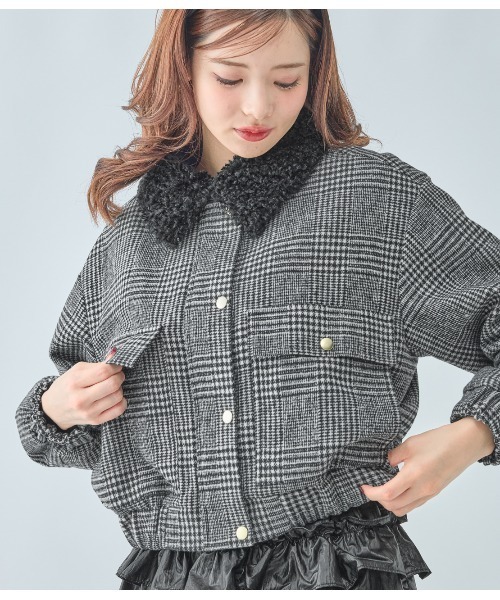 PEACH JOHN（ピーチジョン）の「エコファーカラーショートブルゾン（ブルゾン・レディース・アイボリー/ブラック・SMALL/MEDIUM）」の2枚目の写真