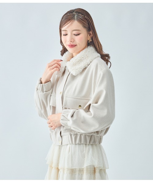 PEACH JOHN（ピーチジョン）の「エコファーカラーショートブルゾン（ブルゾン・レディース・アイボリー/ブラック・SMALL/MEDIUM）」の11枚目の写真