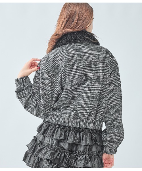 PEACH JOHN(ピーチジョン)の「エコファーカラーショートブルゾン(ブルゾン・レディース・アイボリー/ブラック・SMALL/MEDIUM)」の20枚目の写真