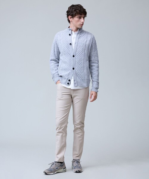 J.PRESS（ジェイプレス）の「ウール×カシミヤの上質素材【Cash Lamb's Wool】ハイネックケーブル カーディガン_25年モデル（カーディガン/ボレロ・メンズ・ライトグレー系/ベージュ系/ネイビー系/ブラウン系・MEDIUM/LARGE/X-LARGE）」の11枚目の写真