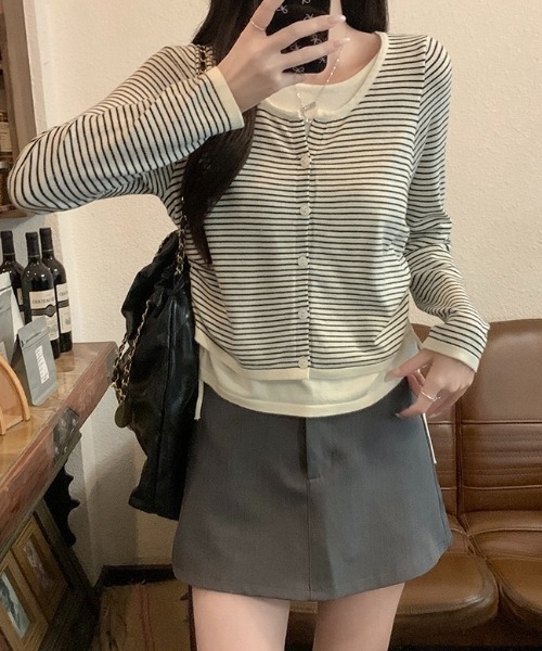 LADY LIKE(レディライク)の「レイヤード風ラウンドヘムトップス(Tシャツ/カットソー・レディース・チャコールグレー/ブラック系/ネイビー/レッド系/ブラック/ホワイト系1・M)」の20枚目の写真