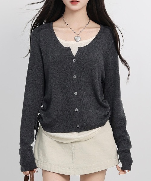 LADY LIKE(レディライク)の「レイヤード風ラウンドヘムトップス(Tシャツ/カットソー・レディース・チャコールグレー/ブラック系/ネイビー/レッド系/ブラック/ホワイト系1・M)」の13枚目の写真