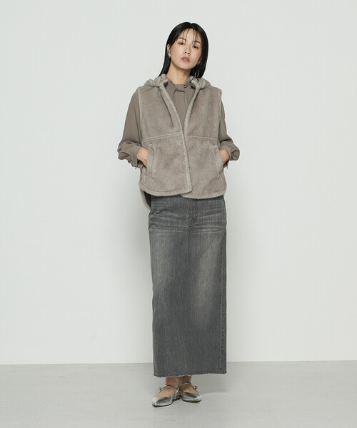 K.T KIYOKO TAKASE（キヨコタカセ）の「エコファー リバーシブルジレ（ベスト・レディース・グレイッシュベージュ/チャコール・9号/11号）」の12枚目の写真