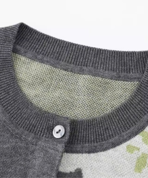 LOVE POMME POMME(ラブポムポム)の「Jacquard Floral Cardigan(カーディガン/ボレロ・レディース・グレー・LARGE/MEDIUM/SMALL)」の4枚目の写真