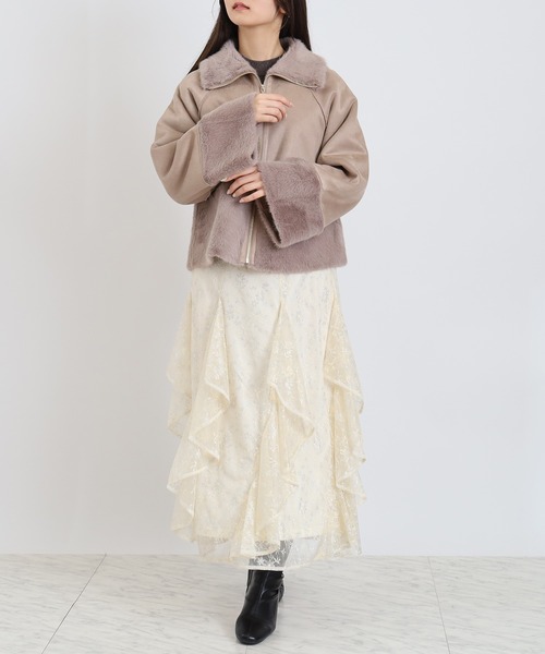 TRUDEA(トルディア)の「フェイクムートンショートアウタート(ムートンコート・レディース・モカ/チャコールグレー/アイボリー・MEDIUM)」の11枚目の写真