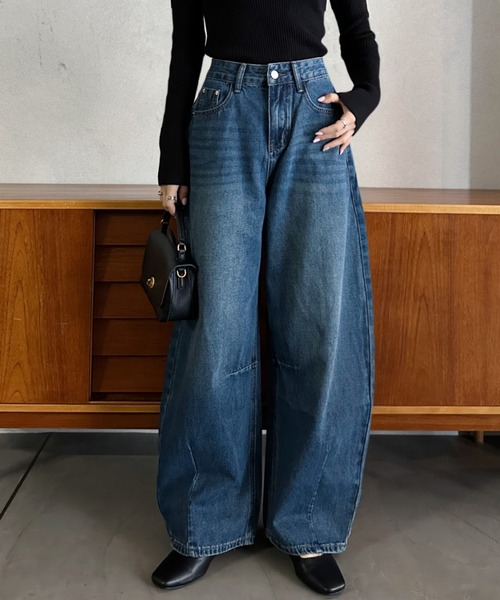 Eclat one(エクラワン)の「【Eclat one】カーブ シルエット デニムパンツ(デニムパンツ・レディース・ライトブルー/ブルー・S/M)」の11枚目の写真