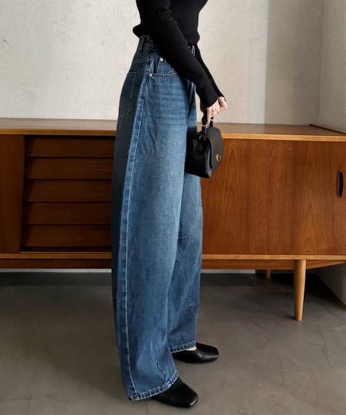 Eclat one(エクラワン)の「【Eclat one】カーブ シルエット デニムパンツ(デニムパンツ・レディース・ライトブルー/ブルー・S/M)」の4枚目の写真