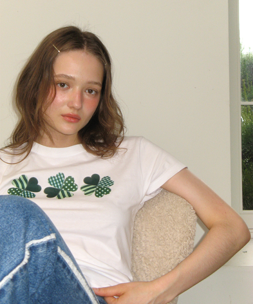 RONRON(ロンロン)の「3 CLOVER CROP T SHIRT WHITE(Tシャツ/カットソー・レディース・その他・FREE)」の1枚目の写真