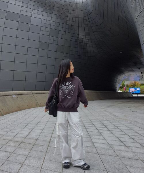NICK&NICOLE（ニックアンドニコール）の「BUTTERFLY SIGNATURE SWEATSHIRT_CHARCOAL SILVER（スウェット・レディース・その他・FREE）」の9枚目の写真