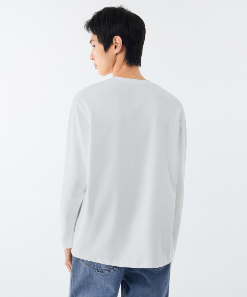 MUSINSA STANDARD（ムシンサスタンダード）の「[ヒートタンダード] クルーネック長袖Tシャツ [ホワイト]（Tシャツ/カットソー・メンズ・その他・XX-LARGE/XXX-LARGE/SMALL/MEDIUM/LARGE/X-LARGE）」の3枚目の写真