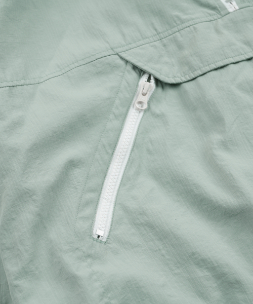 FRIZMWORKS(フリズムワークス)の「MONDRIAN LIGHT ANORAK PARKA _ PEPPERMINT(ナイロンジャケット・メンズ・その他・MEDIUM/LARGE/X-LARGE/SMALL)」の6枚目の写真