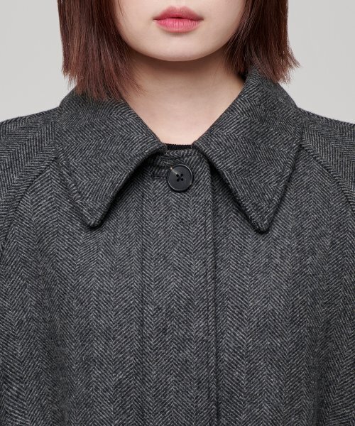 MUSINSA STANDARD WOMAN（ムシンサスタンダードウーマン）の「ウィメンズヘリンボーンバルマカンローブコート[ダークグレー]（チェスターコート・レディース・その他・SMALL/MEDIUM/LARGE/X-SMALL）」の5枚目の写真