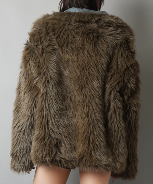 SPINNS(スピンズ)の「裏返すだけで別人級!最強2WAY“盛れ”デニム×ファージャケット(デニムジャケット・レディース・ブルー・ONESIZE)」の21枚目の写真