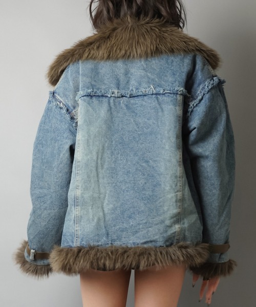 SPINNS(スピンズ)の「裏返すだけで別人級!最強2WAY“盛れ”デニム×ファージャケット(デニムジャケット・レディース・ブルー・ONESIZE)」の18枚目の写真